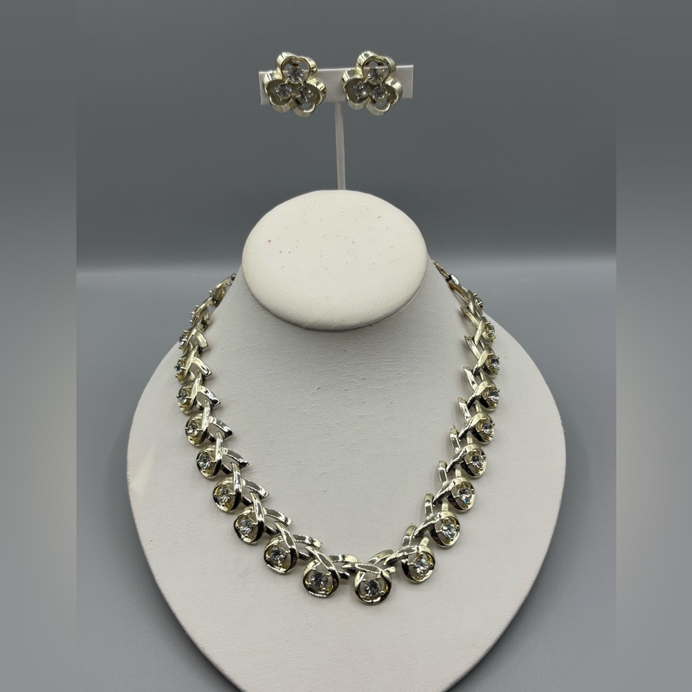 Lovely Vintage Goldtone Ribbon Design Rhinestone Necklace Set by Charel JP271